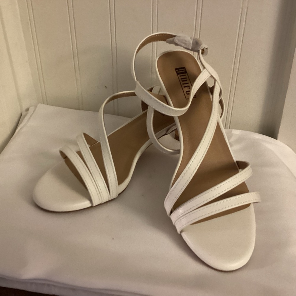 Idifu Kitten Heels NEW Size 7 1/2